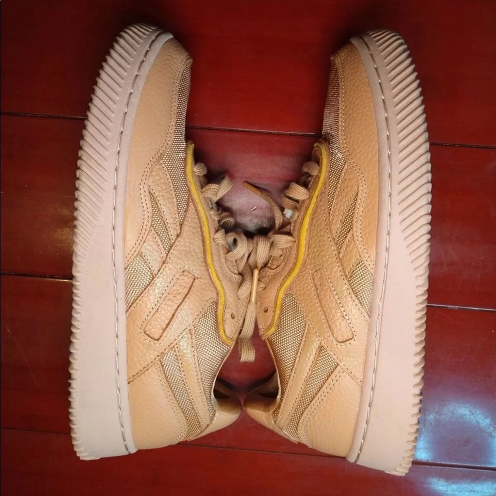 Victoria Beckham Reebok sneakers - Picture 6 of 10